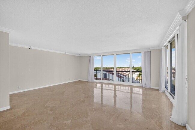 Building Photo - 4000 N Ocean Dr