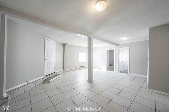 Building Photo - 4881 300W