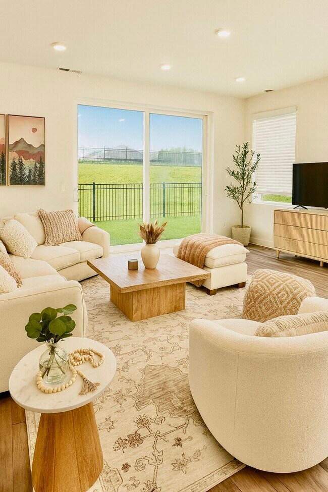 Building Photo - 8108 W Grey Alder Dr