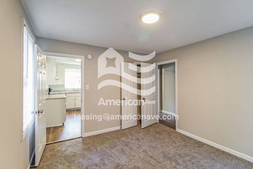 Building Photo - 3314 Albert St