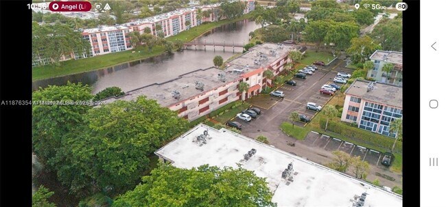 Building Photo - 1080 Del Lago Cir