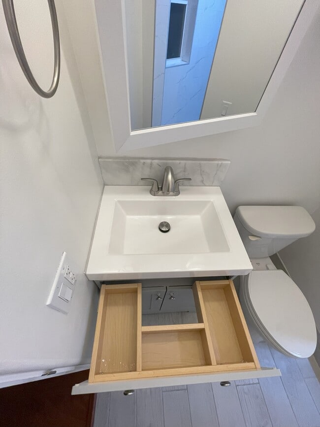 Building Photo - 1515 Sawyerwood Ave