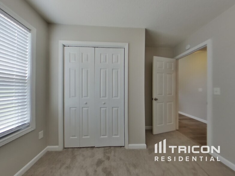 Building Photo - 514 Woodwind Dr