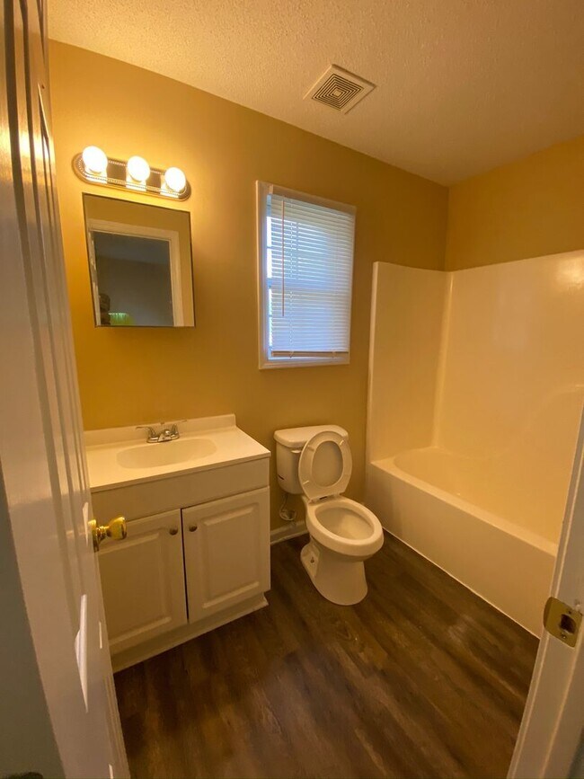 Building Photo - 1205 Beaver Creek Dr