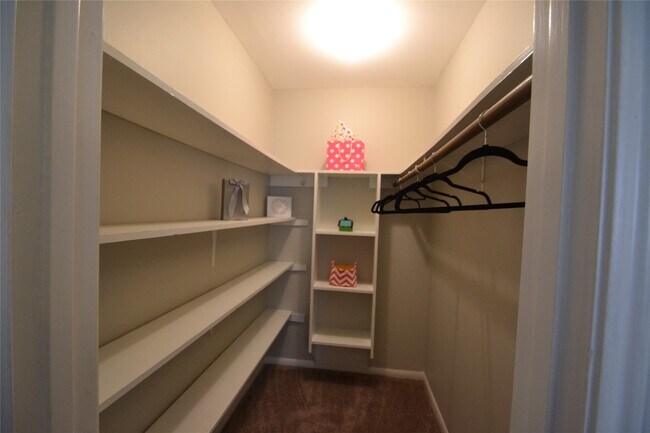 Building Photo - 12711 Westleigh Dr
