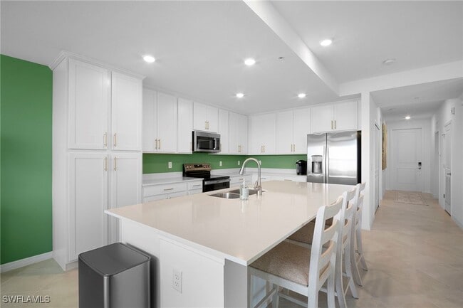 Building Photo - 15285 Grn Acrs Ave