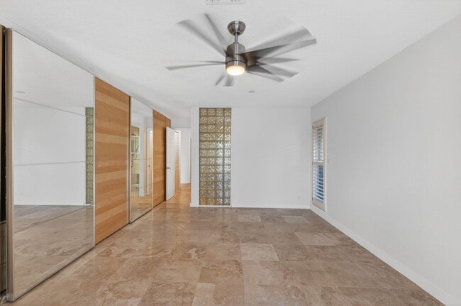 Building Photo - 2213 NE 16th St