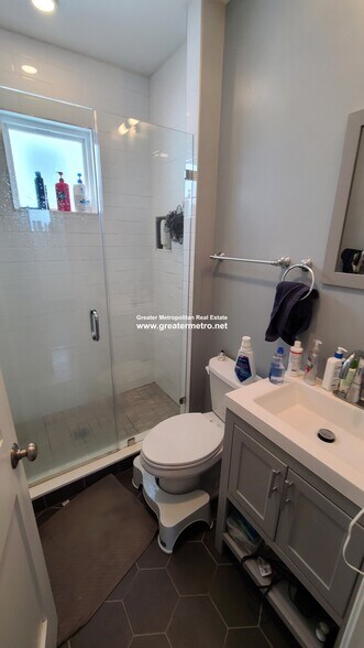 Building Photo - 21 Winfield St