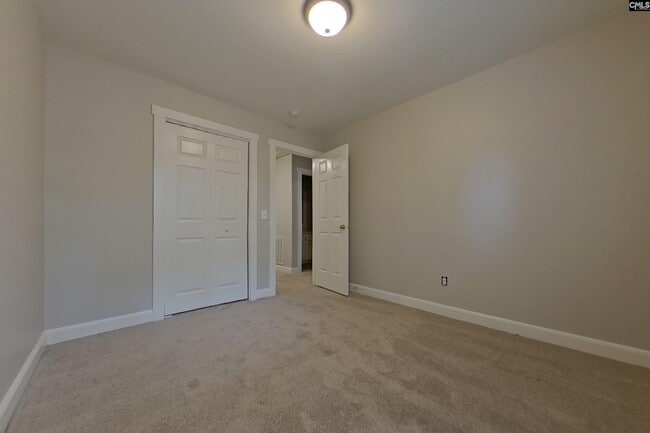Building Photo - 18 Hillpine Ct