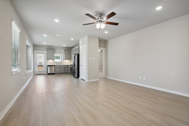 Building Photo - 2310 Calvert Dr