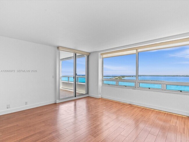 Building Photo - 1541 Brickell Ave