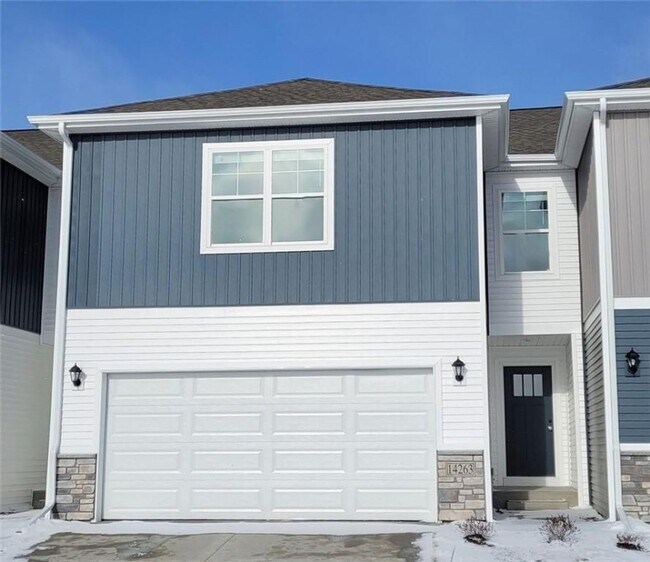 Building Photo - 353 Juniper Dr