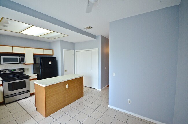 Building Photo - 2910 Grants Lake Blvd