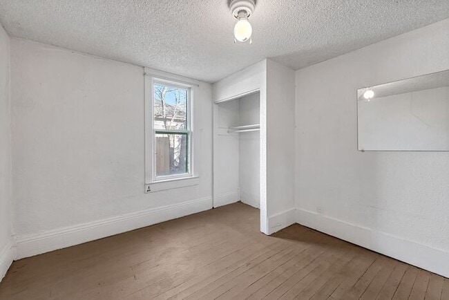 Building Photo - Charming 2-Bedroom Victorian Unit in the Heart of Palisade