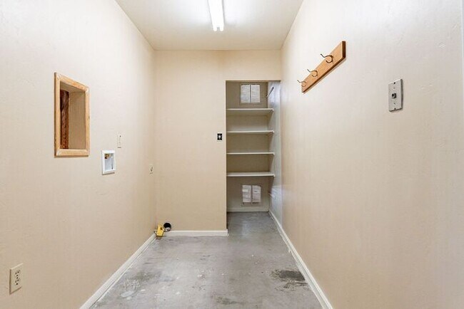 Building Photo - Bright, Spacious & Ready to Welcome You Ho...