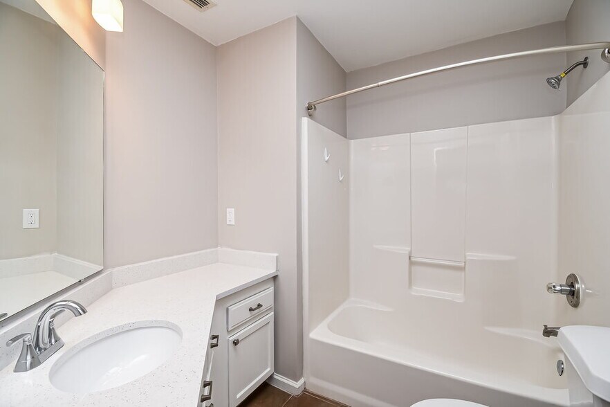 Building Photo - 2916 Waters View Cir