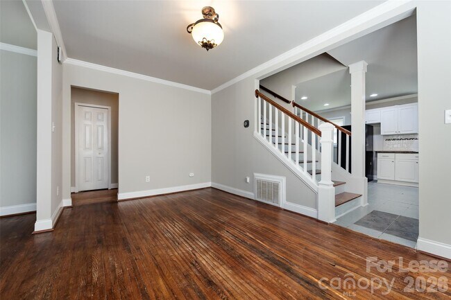 Building Photo - 1225 Kennon St