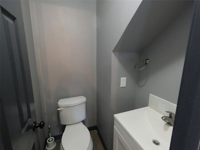 Building Photo - 107 Culmore Dr