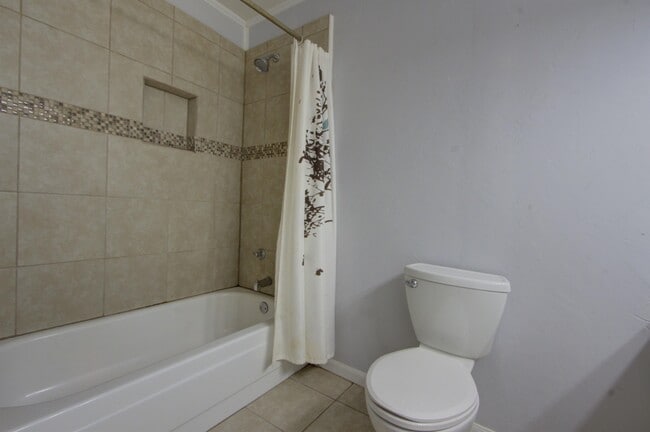 Building Photo - 3830 Union Rd