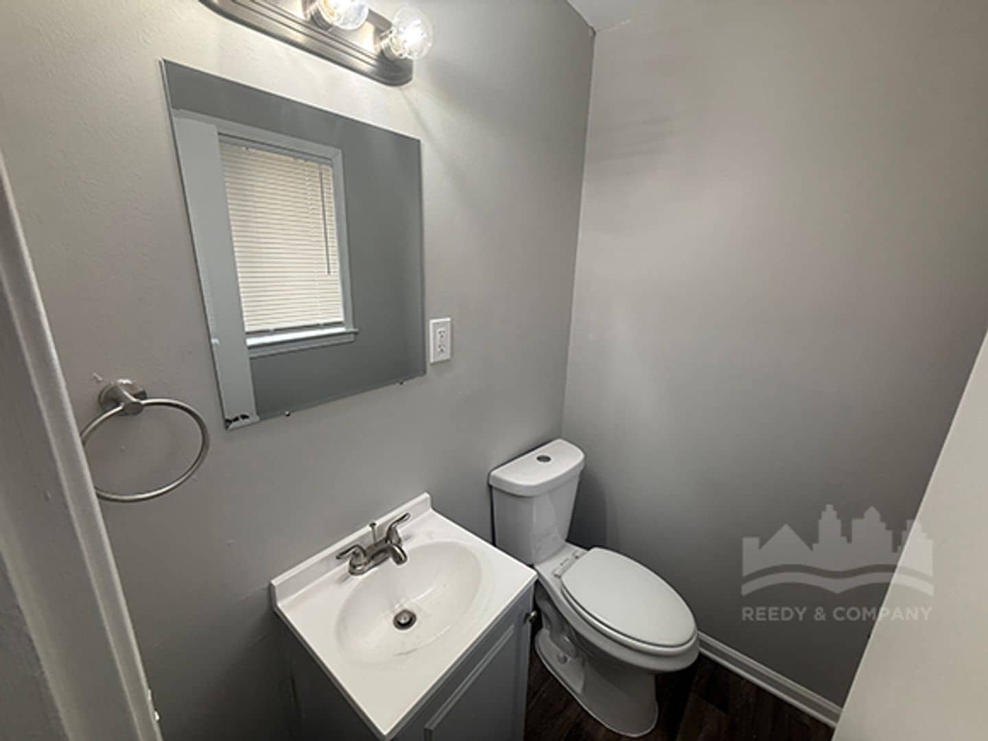 Building Photo - 2759 Southmeade Ave