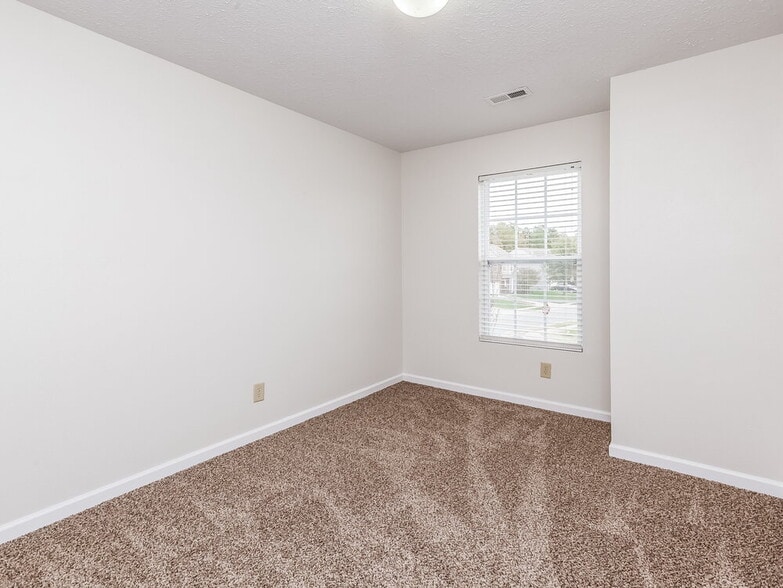 Building Photo - 14202 Luscombe Farm Rd
