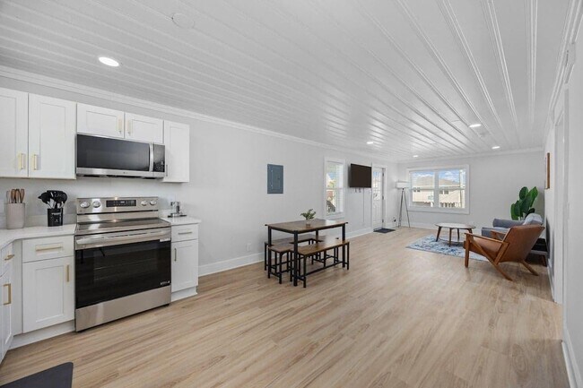 Building Photo - 4501 N Ocean Blvd
