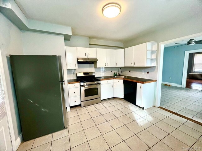 Building Photo - 11 Liberty St