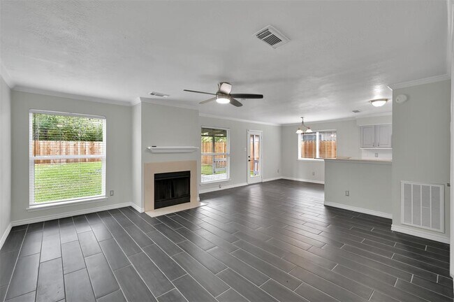 Building Photo - 12652 Pine Bush Dr