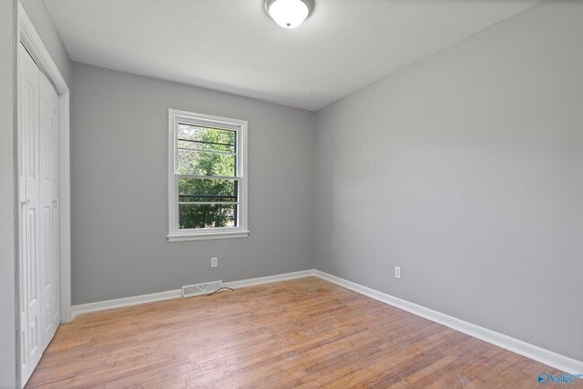 Building Photo - 1103 Wayne Cir