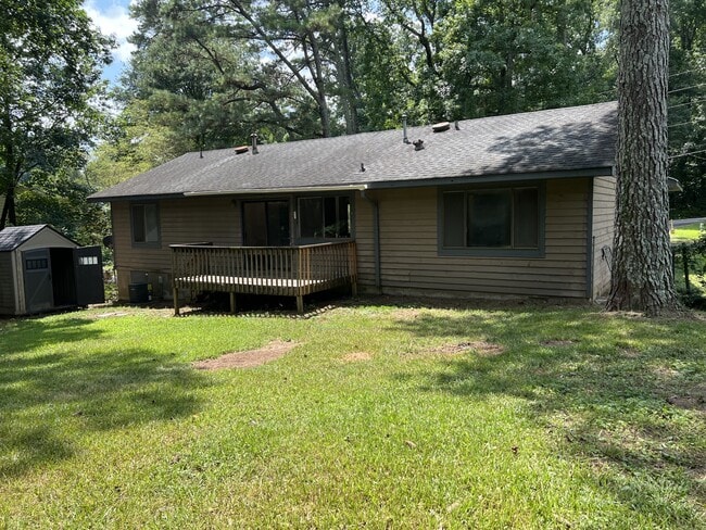 Building Photo - 2908 N Deshong Rd