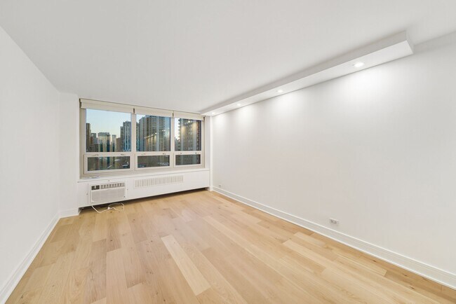 Building Photo - 88 W Schiller St