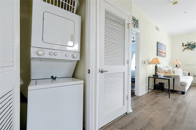 Building Photo - 2618 Lodi Cir