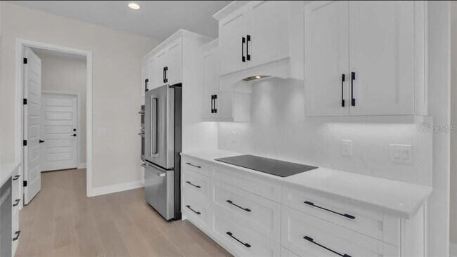 Building Photo - 6980 Bentridge Dr