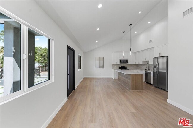 Building Photo - 5530 Geer Ave