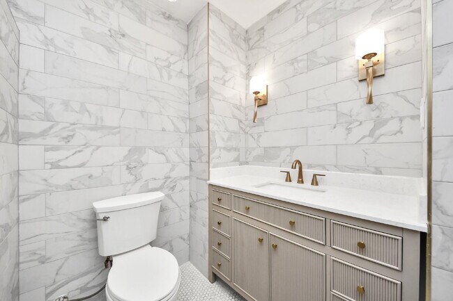 Building Photo - Luxury Living Meets Modern Elegance in the Heart of Houston