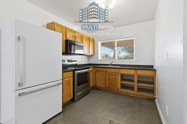 Building Photo - 1228 E Apache St