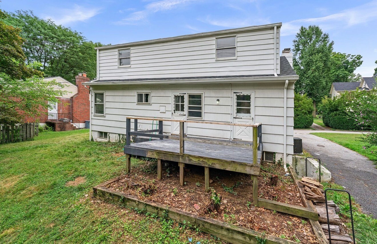 Building Photo - 577 Brook Rd