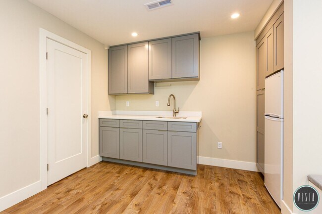 Building Photo - Exceptional Mid-Century 3BR Home in One of San Francisco's Hidden Gems