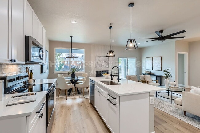 Building Photo - 31 S Gray St