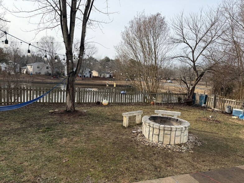 Building Photo - 10244 Farmington Ct