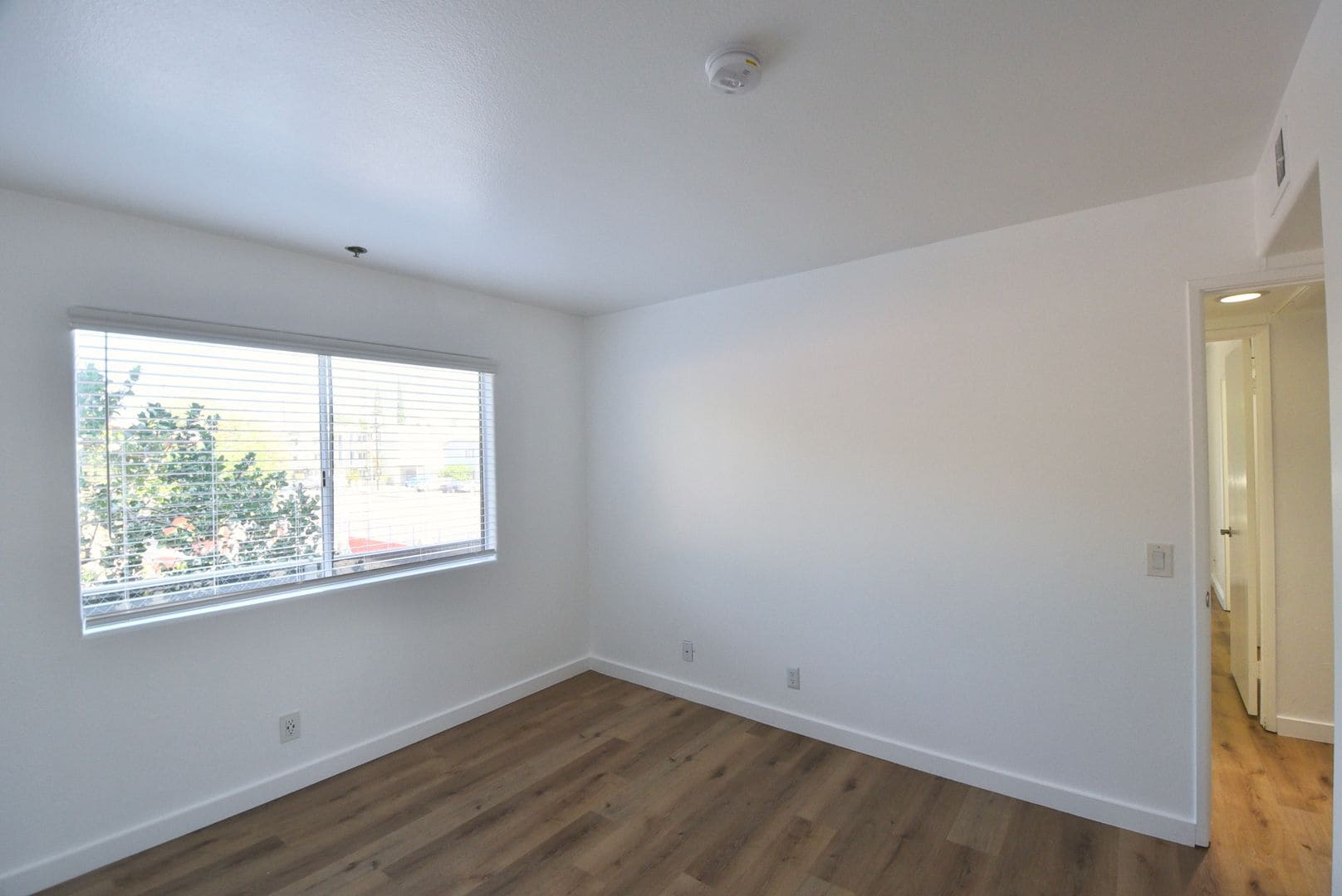 Building Photo - 6041 Fulton Ave