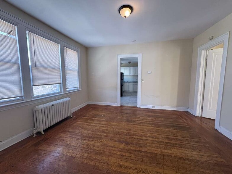 Building Photo - 62 Fairfield St