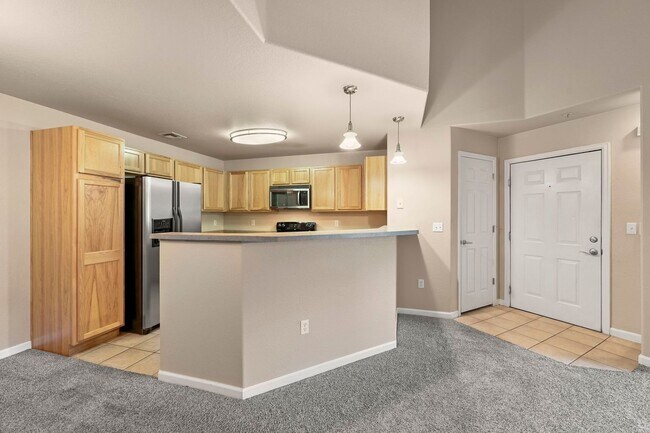 Building Photo - Spacious Top-Floor Condo in Las Casas at Broadmoor Bluffs | 2 Bed / 2 Bath + Garage, Very close t...