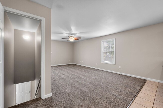 Building Photo - 124/130 Comanche Lane