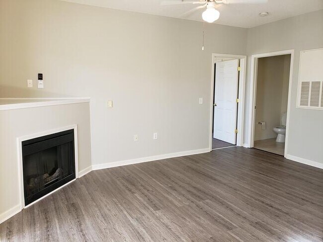 Building Photo - Condo for Rent in Brier Creek area