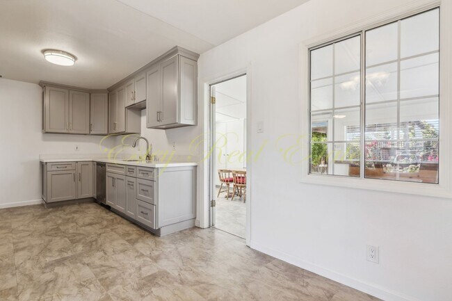 Building Photo - American Canyon Single Story Home!