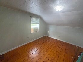 Building Photo - 203 Bedell Ave