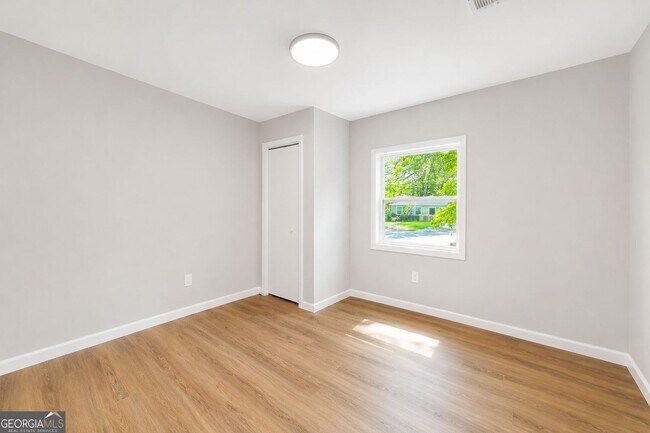 Building Photo - 1639 Bridgeport Dr NW