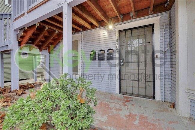 Building Photo - 1827 T St