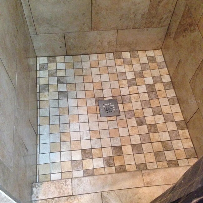 Building Photo - 1110 SW 3rd Ave